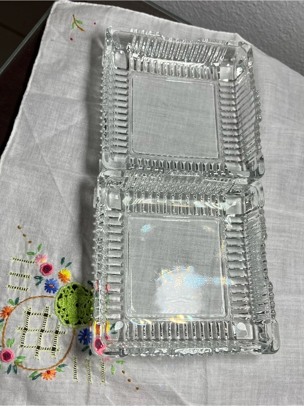 VINTAGE GLASS TRINKET BOX LIDDED SQUARE CLEAR RIBBED COLLECTIBLE MEMORABILIA